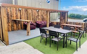 Greenway&Copper Coast Hostel